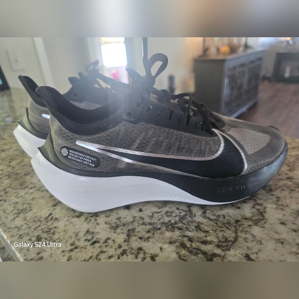 Nike Black and Silver Nike Athletic Sneakers Size 6.5